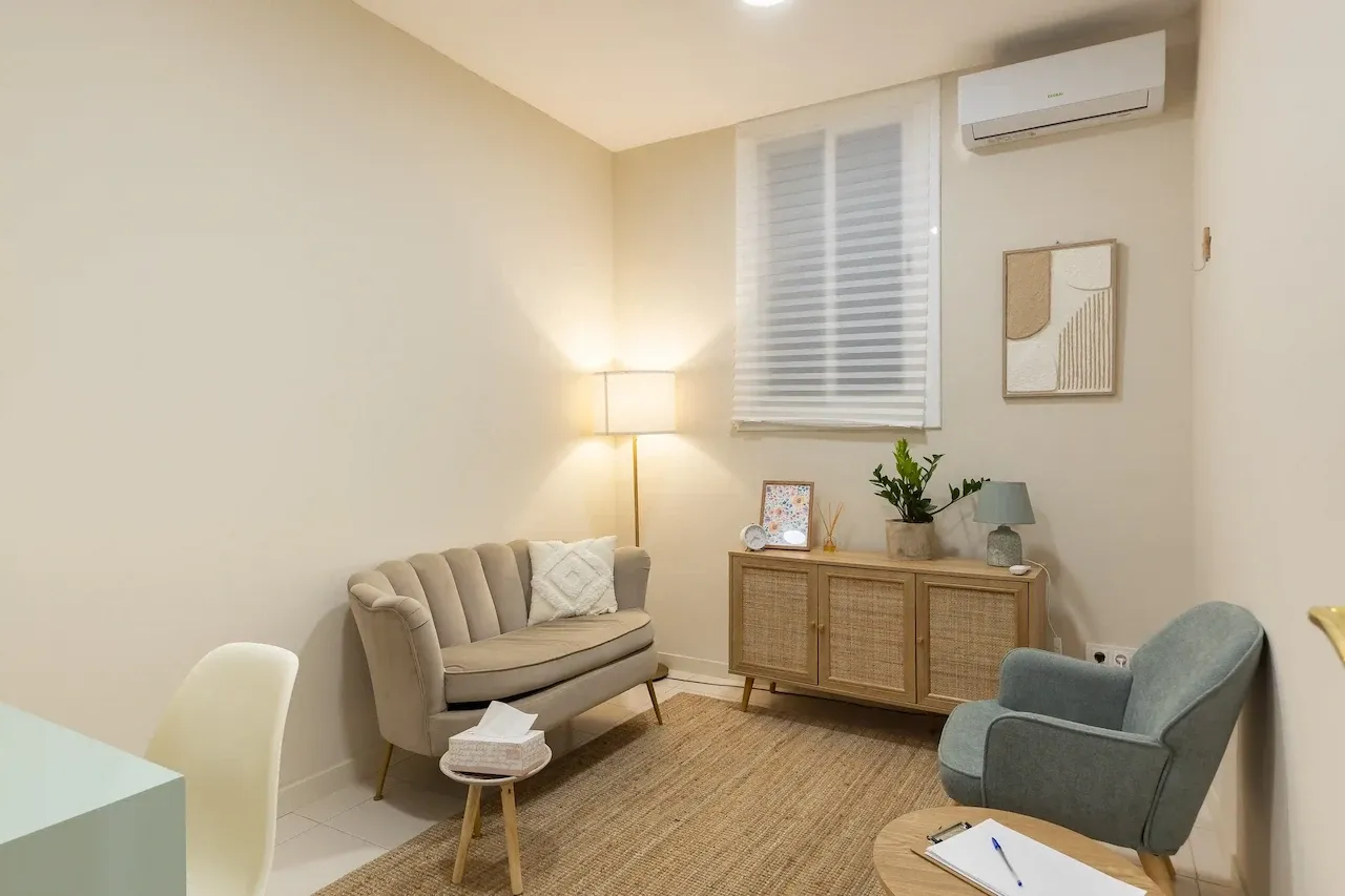 Room 4 image